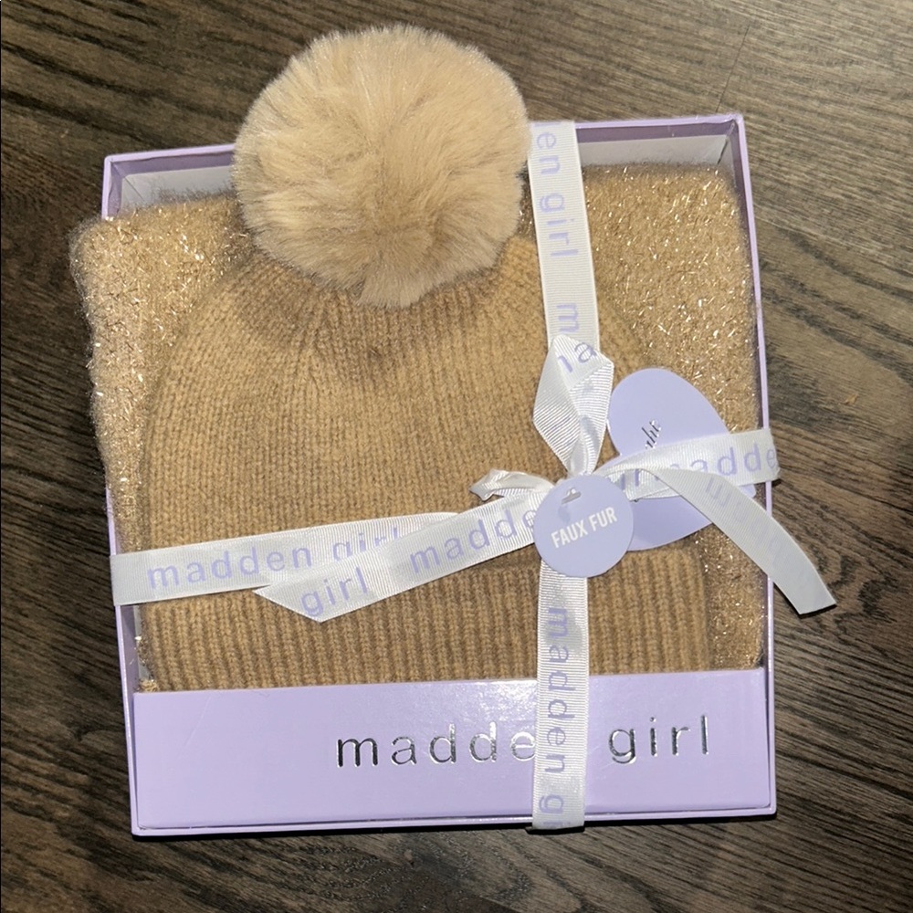 Madden Girl Tan Pom-Pom Hat & Scarf Set. NEW